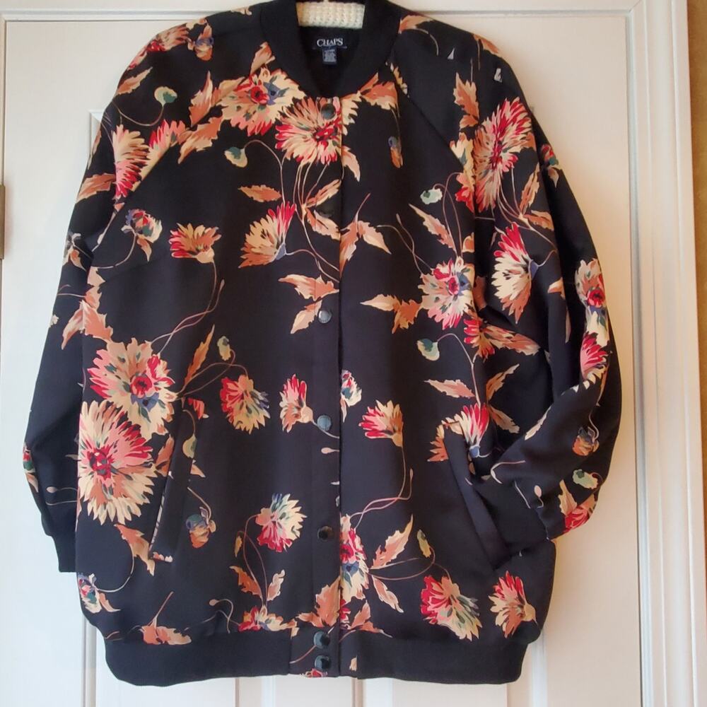 Chaps Women's Black Floral Snap Front Satiny Bomber Jacket Sz 1X‎